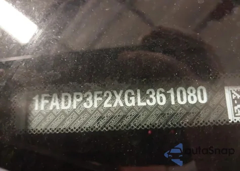 2016 Ford Focus Se z USA, uszkodzony, nr VIN 1FADP3F2XGL361080